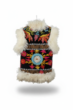 Load image into Gallery viewer, The Pari Heritage Gilet Images